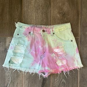 Vintage Levi’s 550 Tie Dye Women’s Denim Shorts